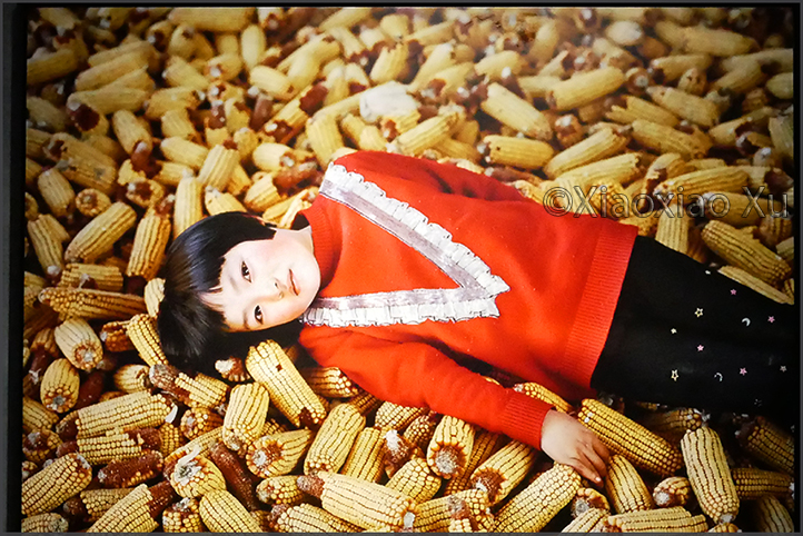 Xiaxiao XU: WITH LIFE ALONG THE WALL