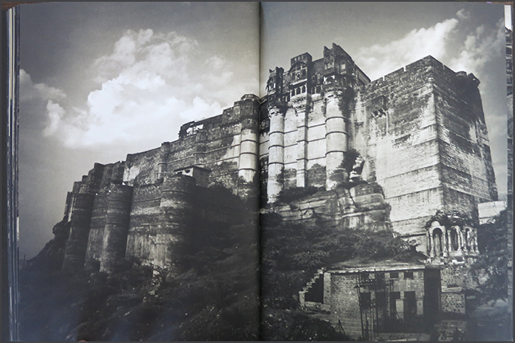INDIA by Andreas H. Bitesnich (TeNeues)