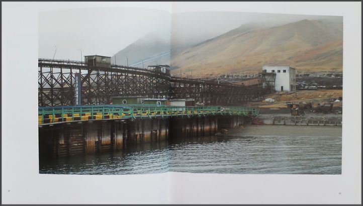 Ultima Thule | photos Simone Sassen | essay Cees Noteboom (2008)