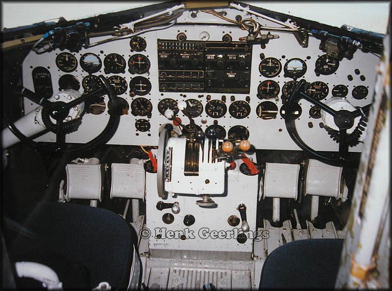 Cockpit DC-3