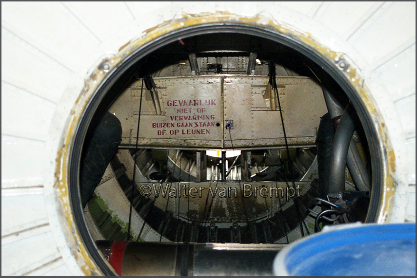 Interior of DC-6B N7919C (WvB 2015)