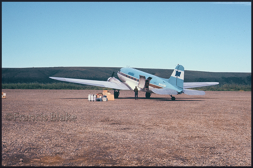 DC-3 N46496, by Francis Blake