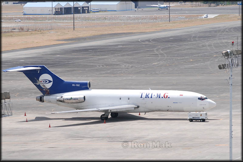 Boeing 727 PK-YGZ