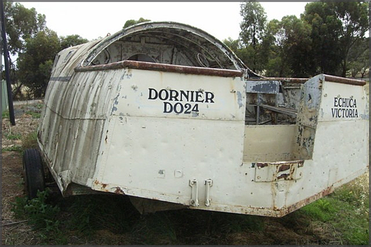 Dornier-turned-houseboat marked 'Echuca, Victoria'
