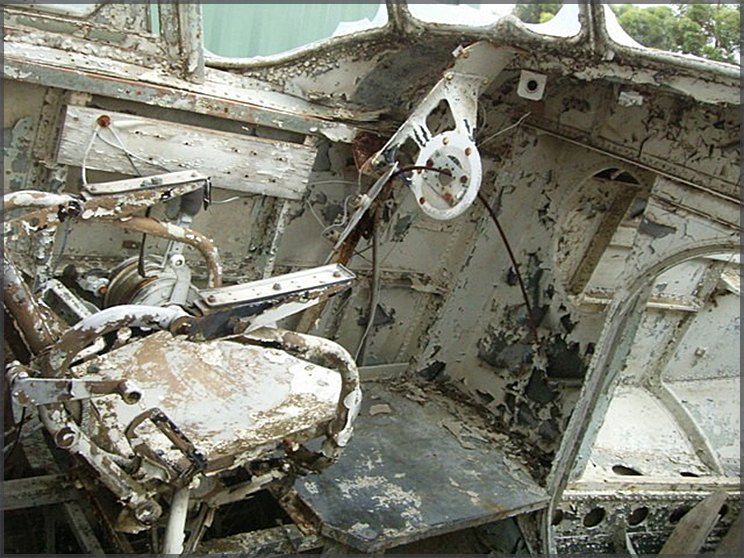 Dornier-turned-houseboat marked 'Echuca, Victoria'