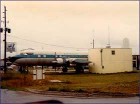 N51700 DC-7 restaurant