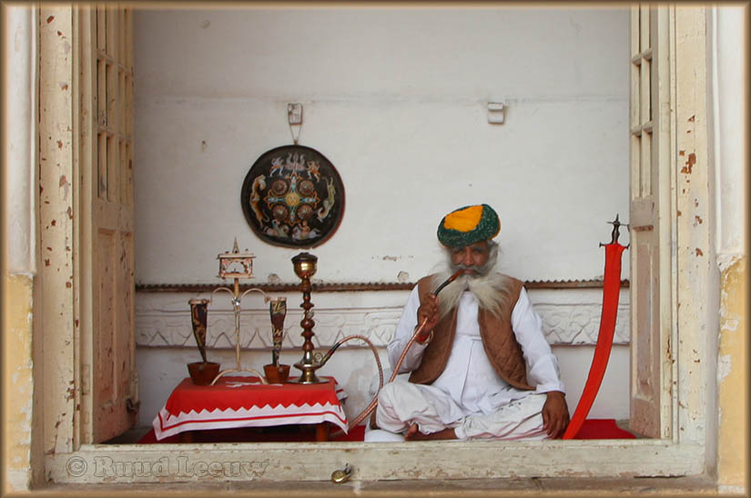Old man in Mehrangarh 