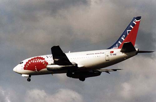 Vip Air's TC-VAB on final approach into Schiphol